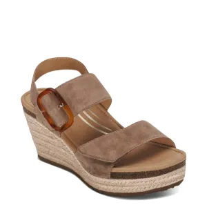 Aetrex Damen Ashley Keilabsatz-Sandale in Taubenblau