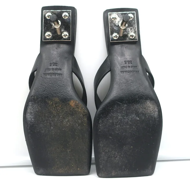 Balenciaga Metal 40 Zehenstegsandalen Schwarz Leder Größe 36.5 Flip-Flop Absätze