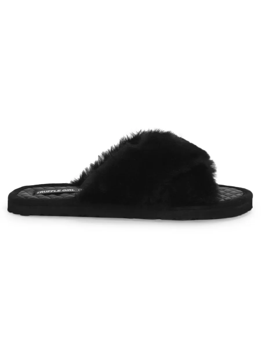 Schwarze flauschige Pelz-Pantoffeln