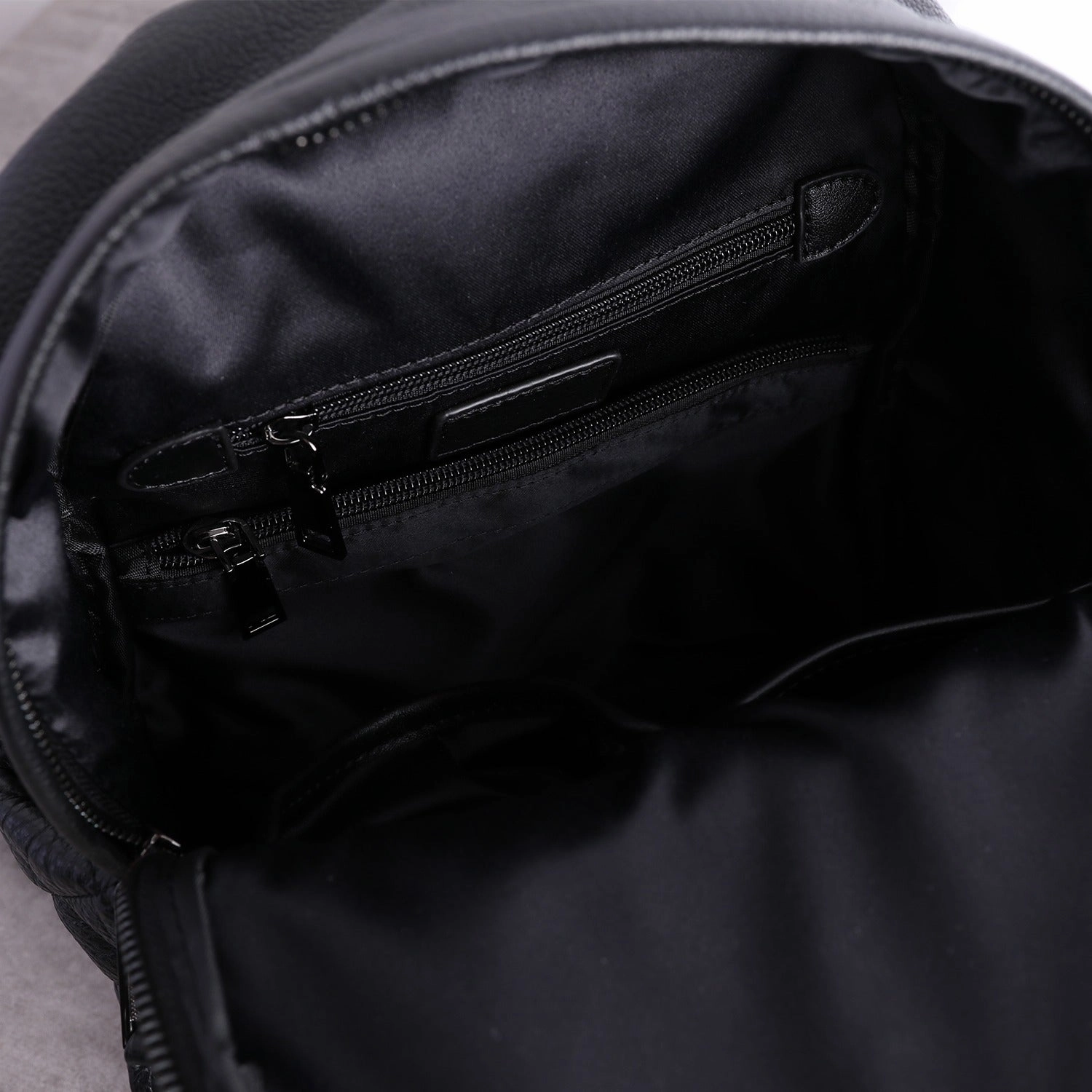 Schwarzer Leder Umhängetaschen-Rucksack für Damen, Niedlicher Schulrucksack, Schwarze Leder College-Tasche für Frauen