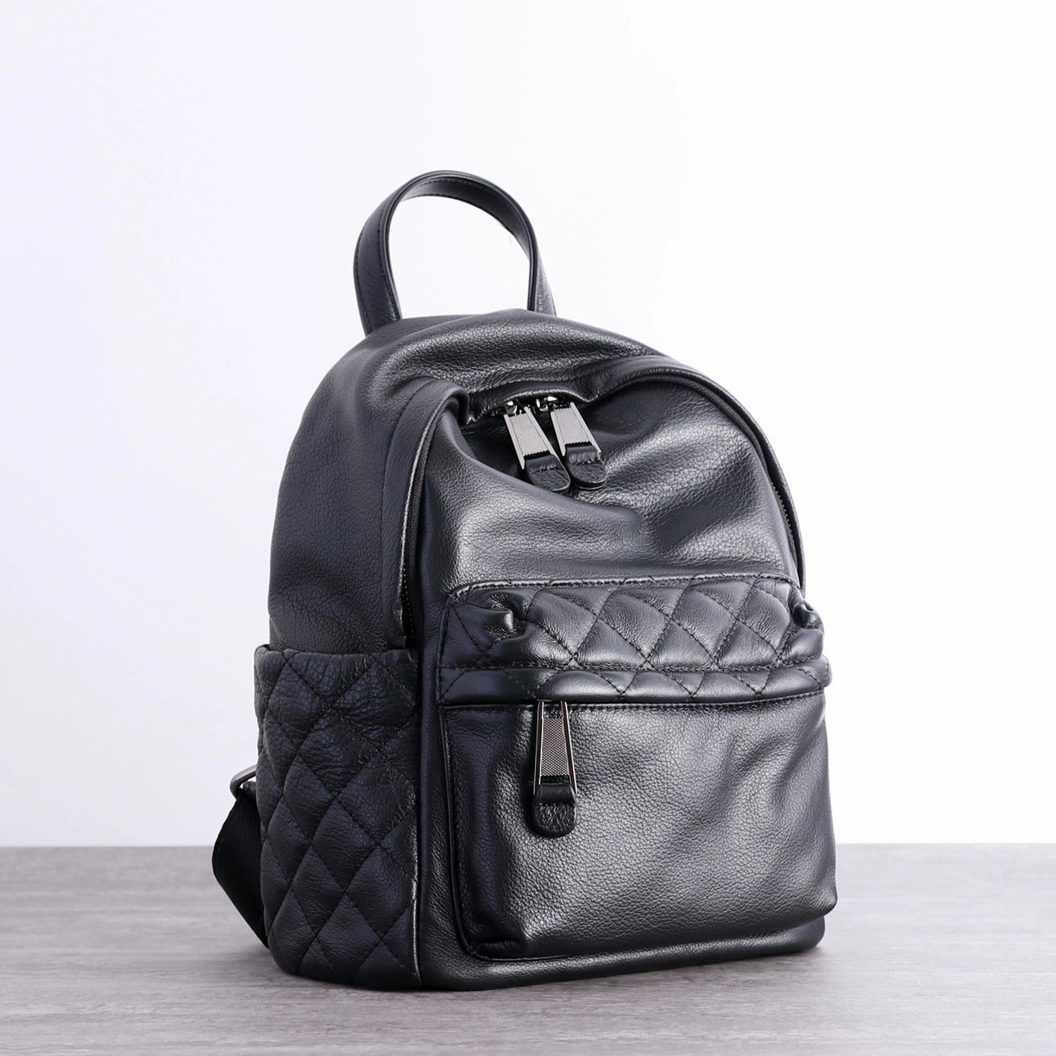 Schwarzer Leder Umhängetaschen-Rucksack für Damen, Niedlicher Schulrucksack, Schwarze Leder College-Tasche für Frauen