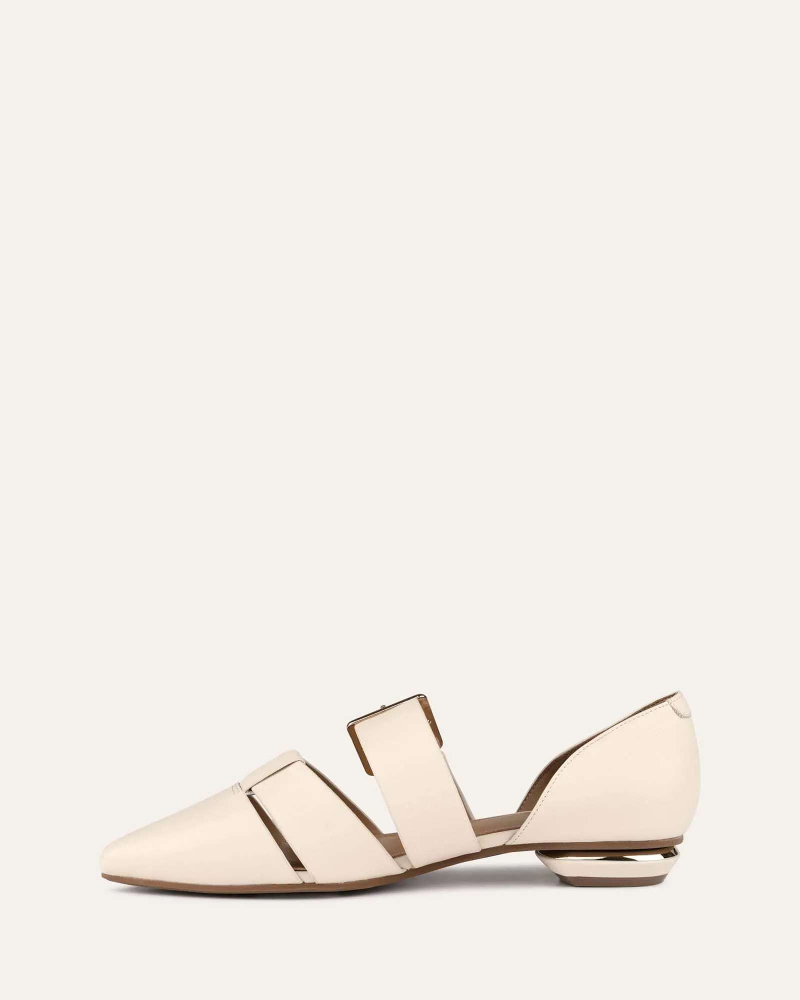 CARLA FLACHE SCHUHE AUS LEDER IN OFF-WHITE