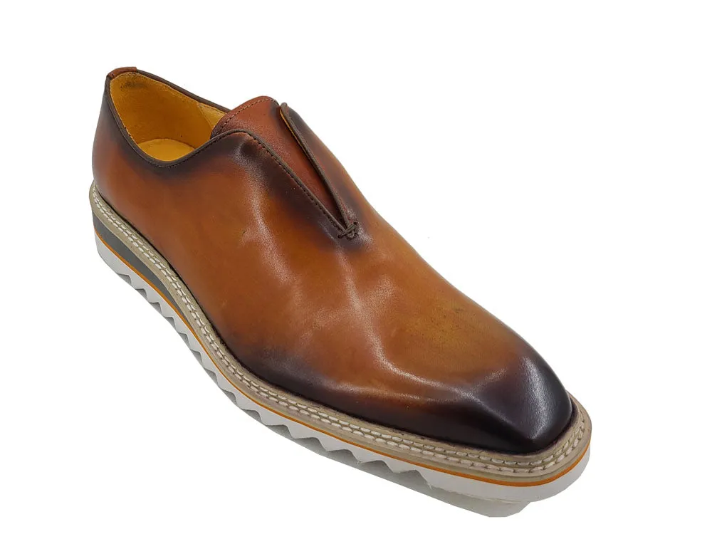 Carrucci KS550-08 Schnürsenkelloser Loafer mit Kontrastfarbener Sohle - Cognac