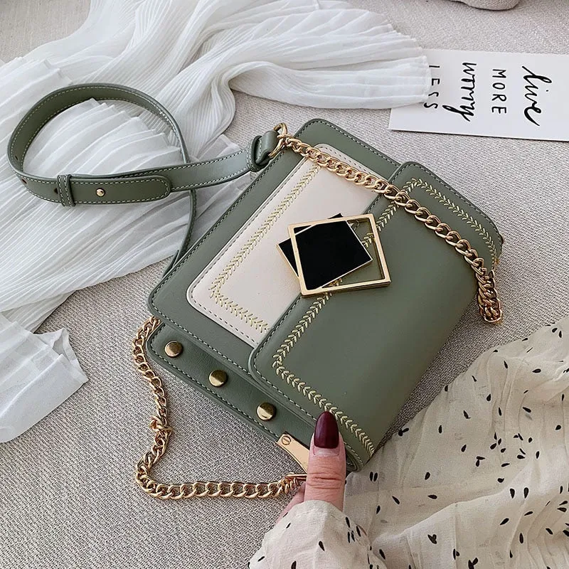 Ketten-PU-Leder Umhängetasche für Damen 2020 Kleine Schulter Messenger Tasche Spezielles Schloss Design Damen Reise Handtasche Fashion Nova Taschen