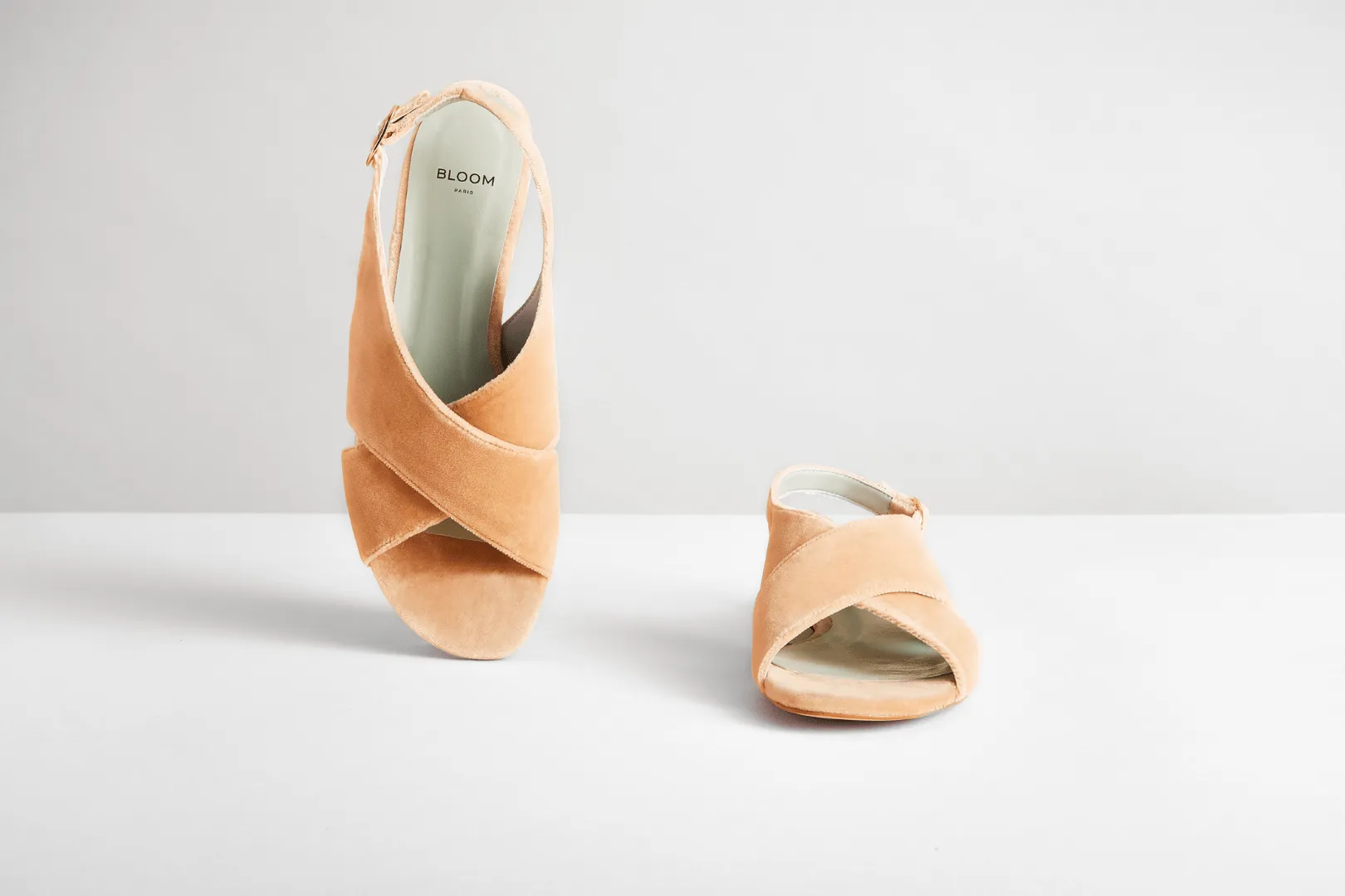 Baumwoll-Samt Vegane Crossover Slingback Sandalen | Blassrosa