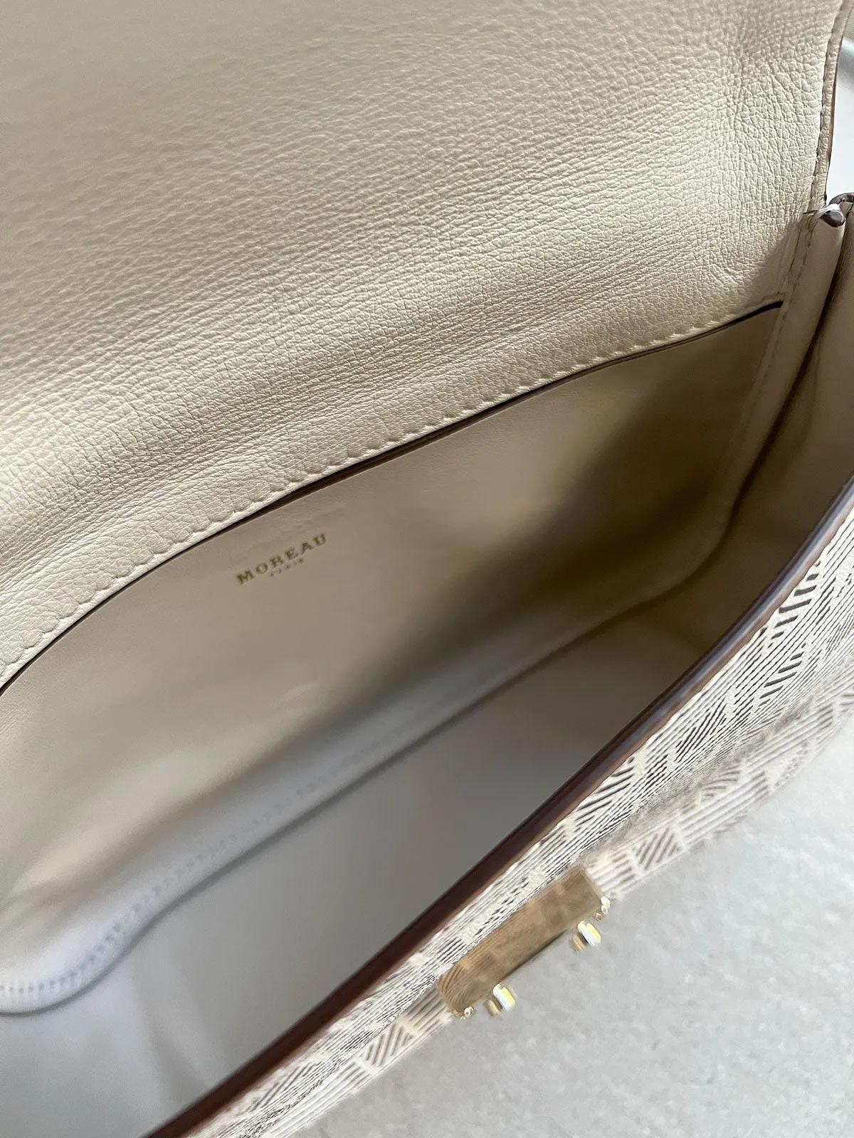 CROISETTE Crossbosy Kalbsleder, Milch Moreau Taschen
