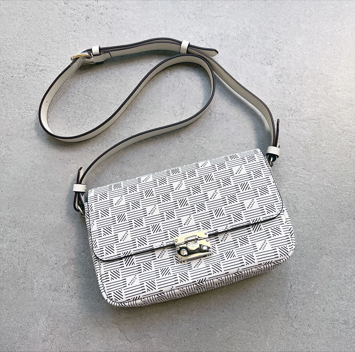 CROISETTE Crossbosy Kalbsleder, Milch Moreau Taschen