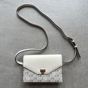 Crossbody Klappe / Gürteltasche Kalb, Champagner Moreau Taschen