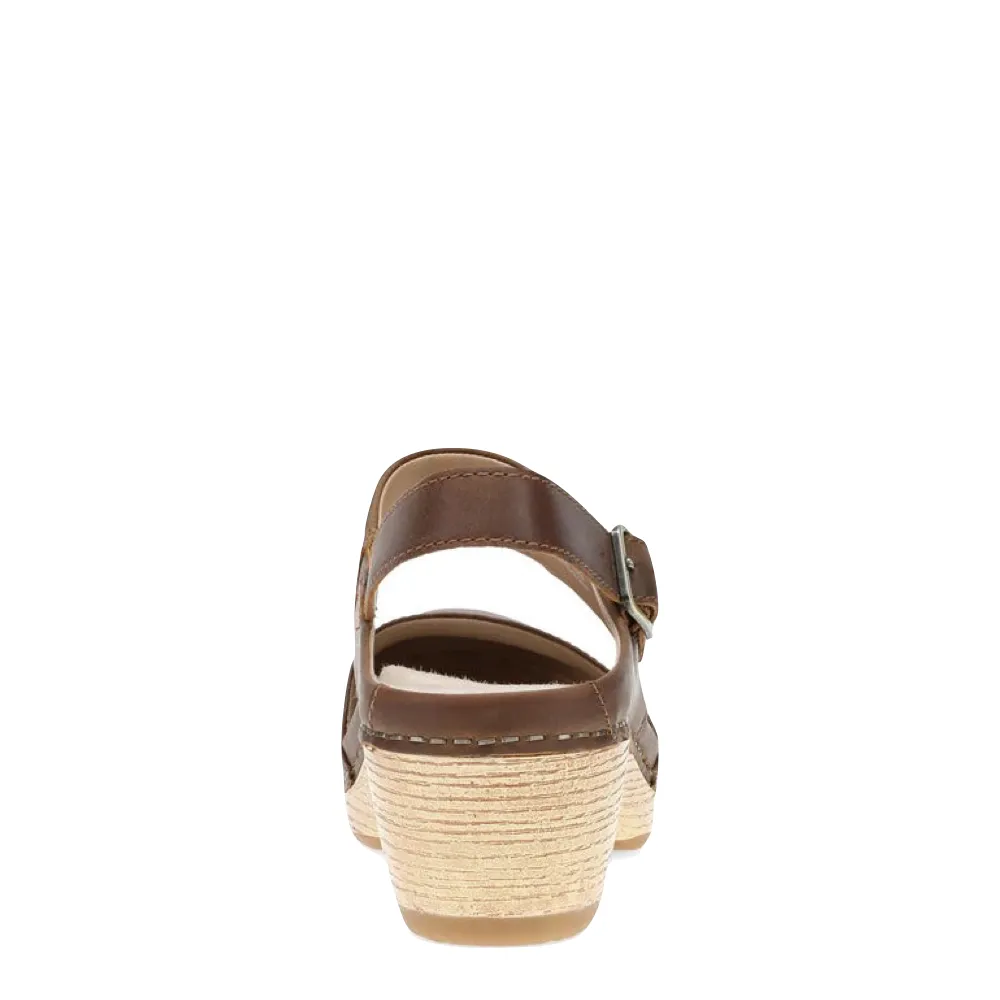 Dansko Damen Lucia Absatzgeschlossener Zehen Clog in Hellbraun