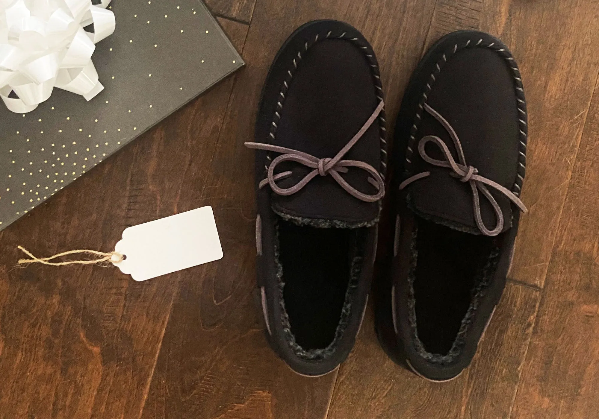 Dearfoams Herren Toby Mikrovelours Mokassin mit Whipstitch & Schnürung Hausschuhe Dearfoams Schuhe