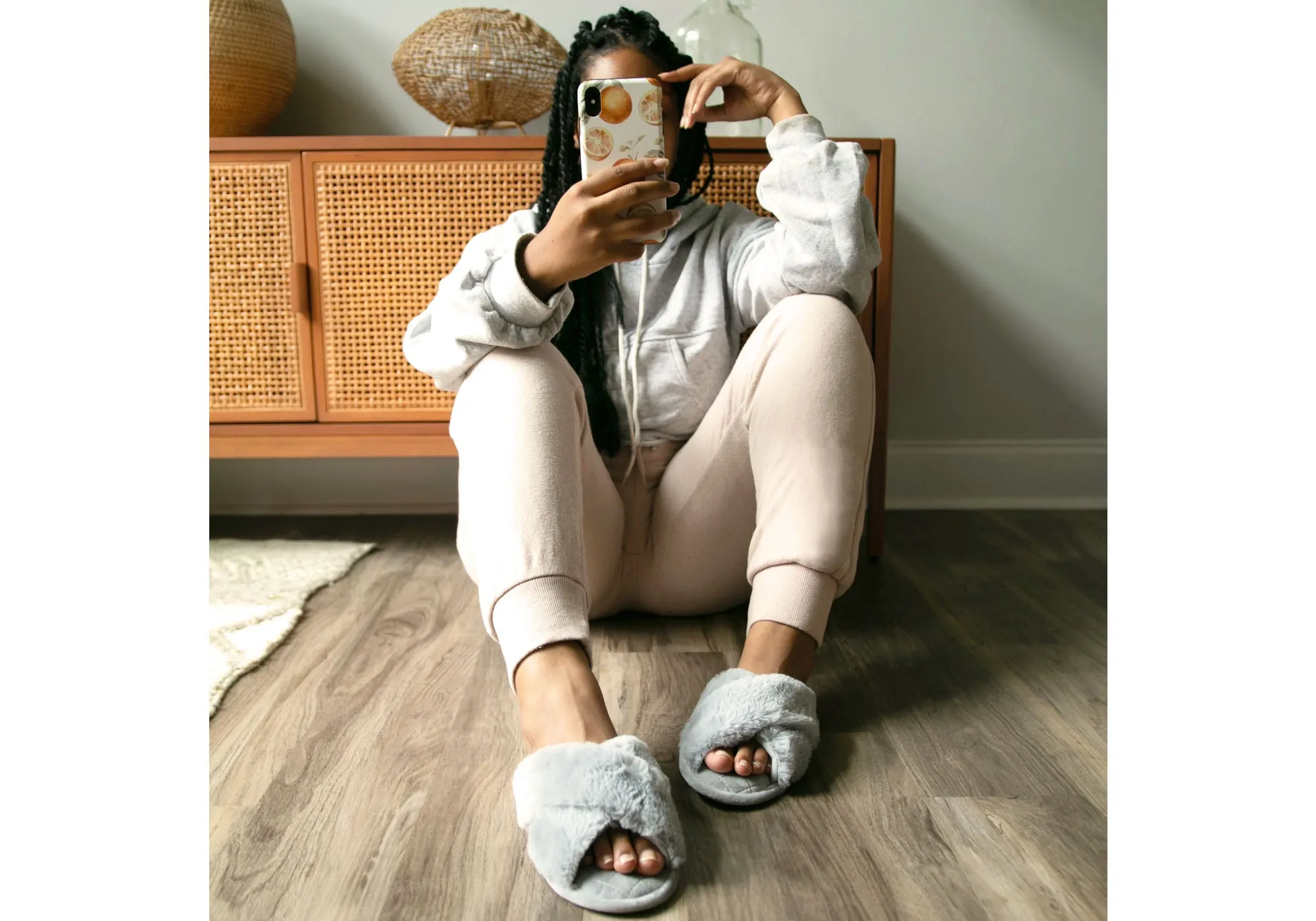 Dearfoams Damen Bequeme Jessica Pelz-Crossband-Slipper Dearfoams Schuhe