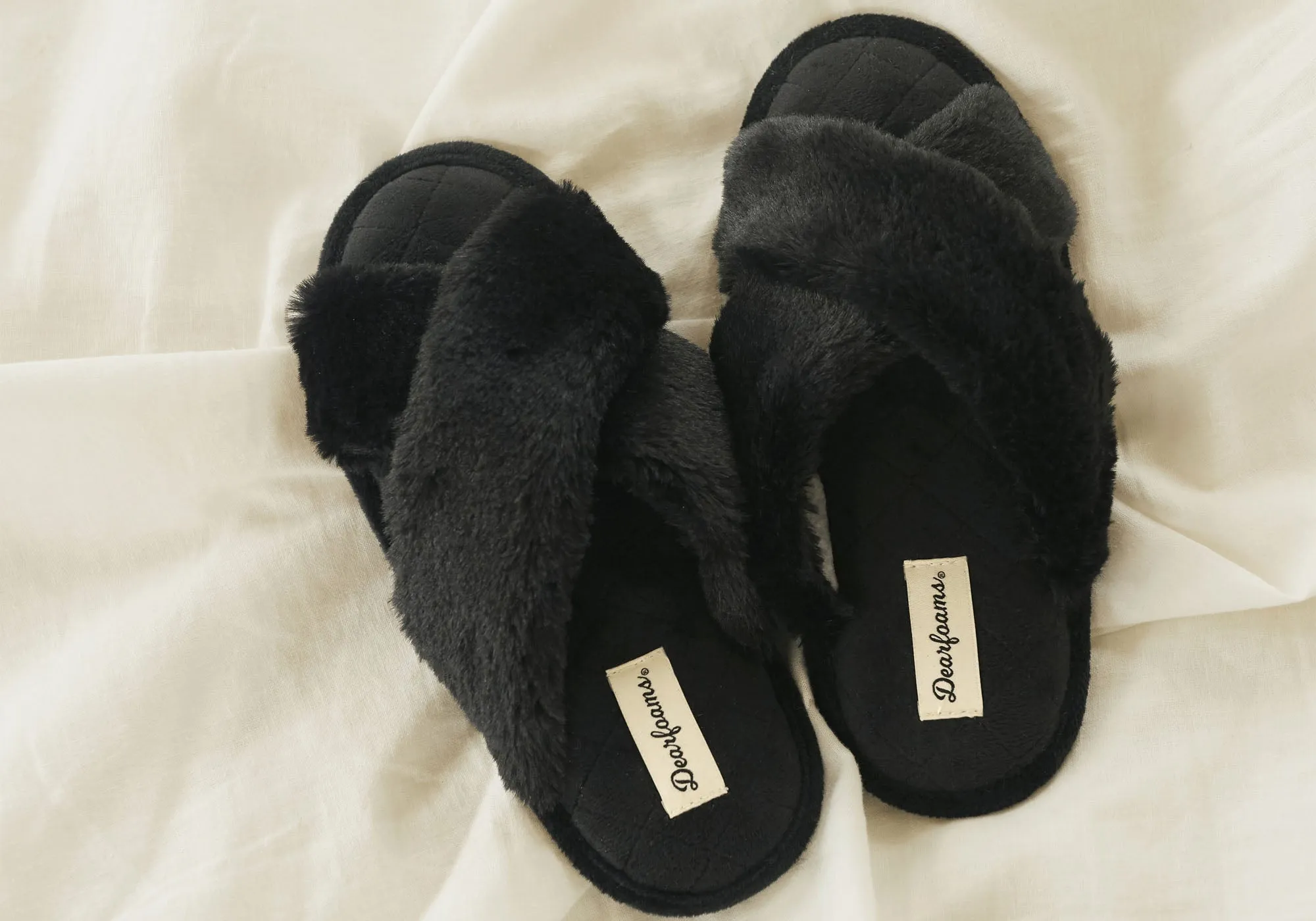 Dearfoams Damen Bequeme Jessica Pelz-Crossband-Slipper Dearfoams Schuhe