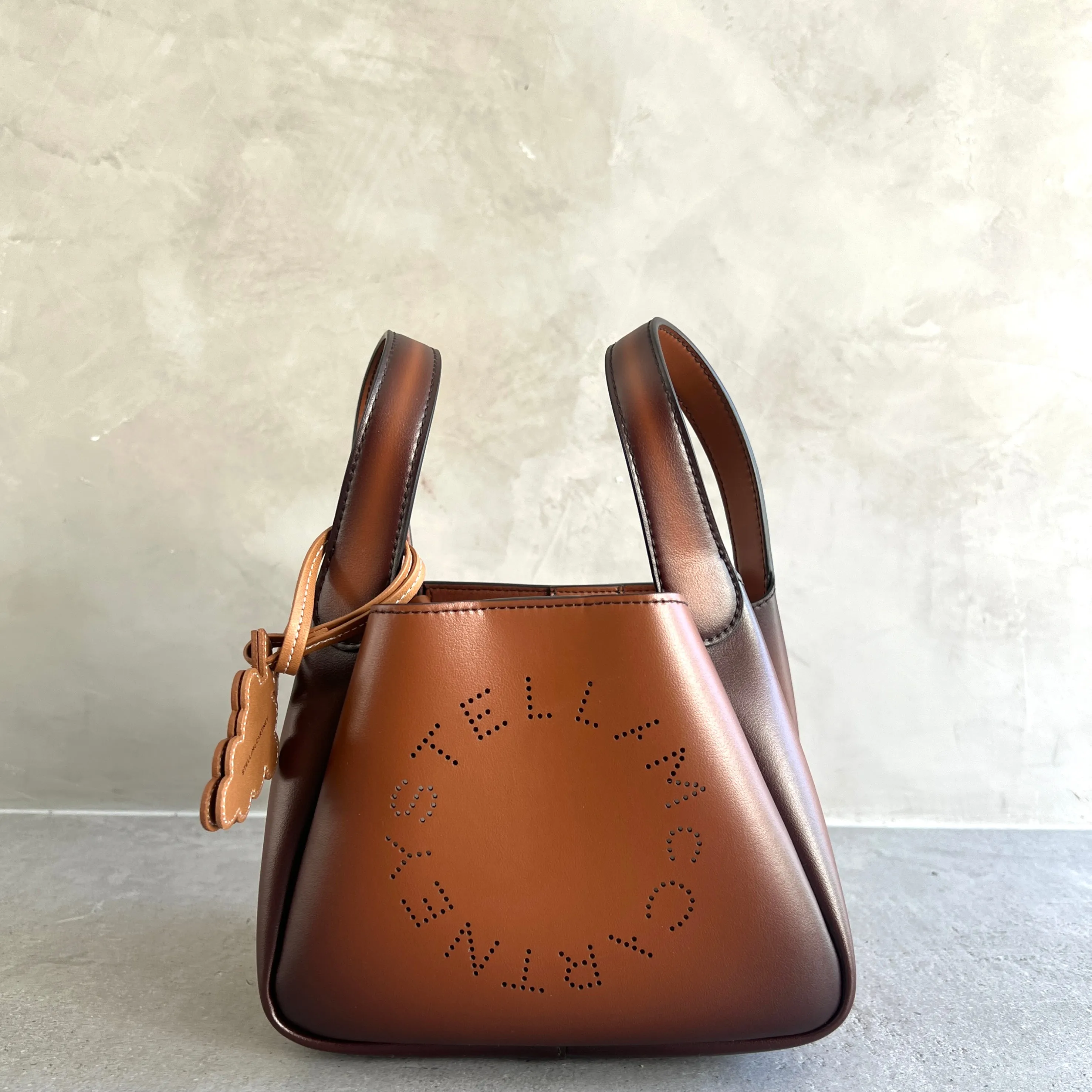 Dumpling-Logo Schultertasche gealtert, Brandy Taschen_Stella Mccartney_Taschen