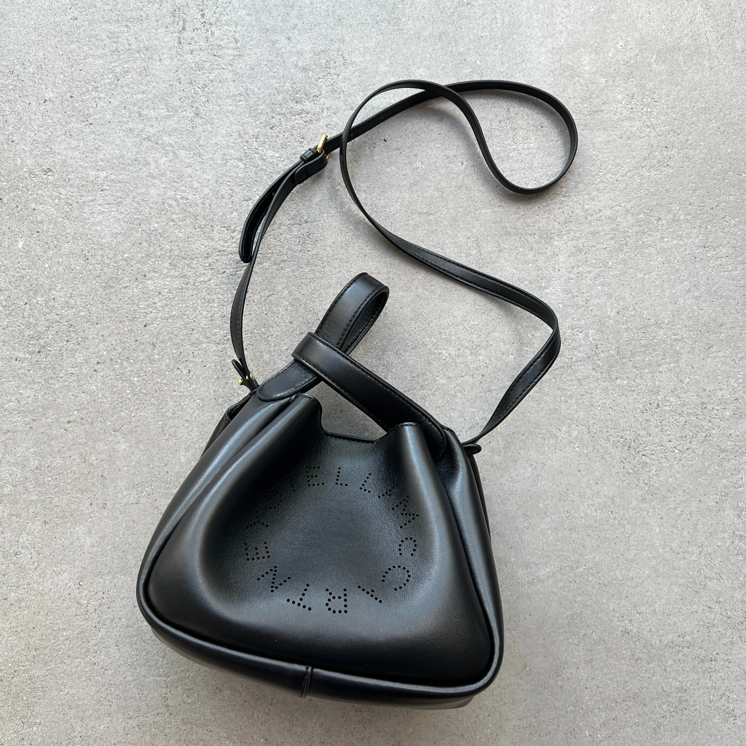 Dumpling Logo Schultertasche, Schwarze Taschen_Stella Mccartney_Taschen