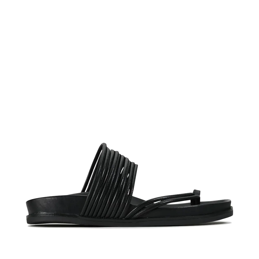 EOS Damen Carmella Zehenschlupf-Sandale in Schwarz