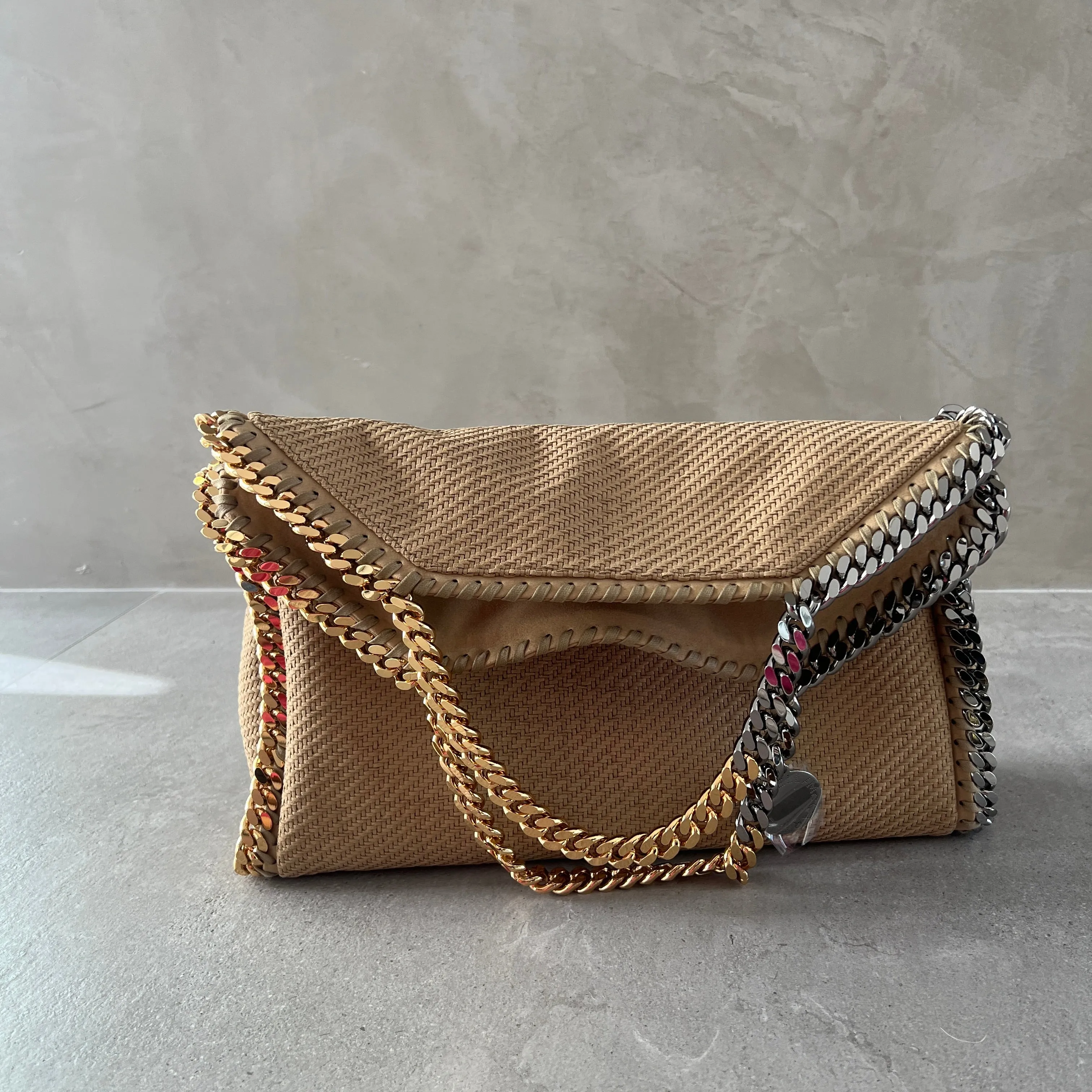 Falabella Große 3-Ketten-Tasche in gewebtem Wildleder, Hellkamel Taschen_Stella Mccartney_Taschen