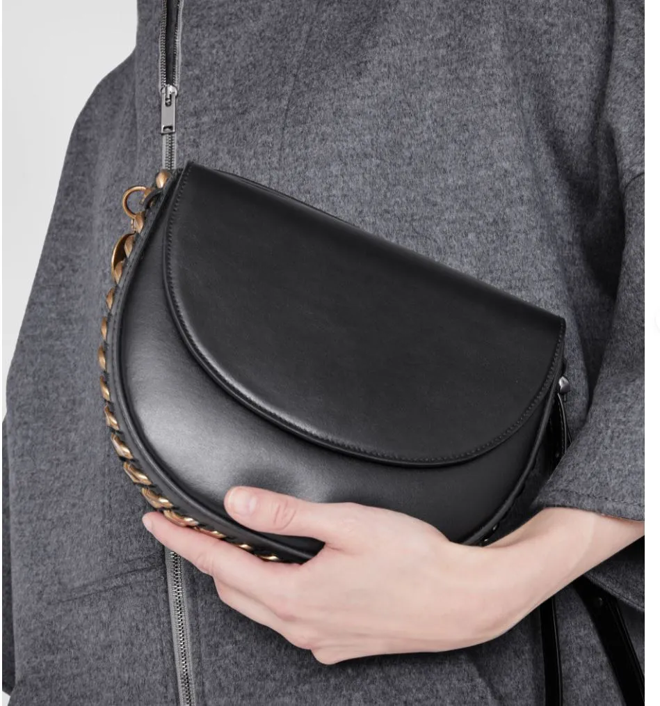 Frayme Medium Klapptasche Alter Mat, Schwarze Taschen_Stella Mccartney_Taschen