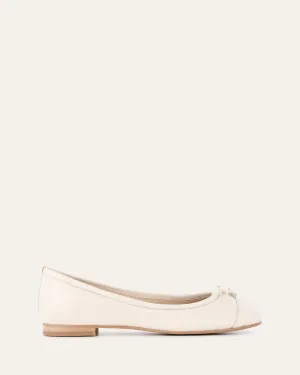 HERMIONE FLACHE SCHUHE AUS OFF-WEISSEM LEDER