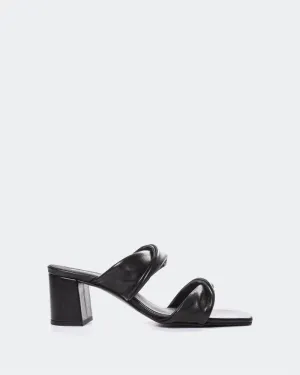 Hester Leder in Schwarz