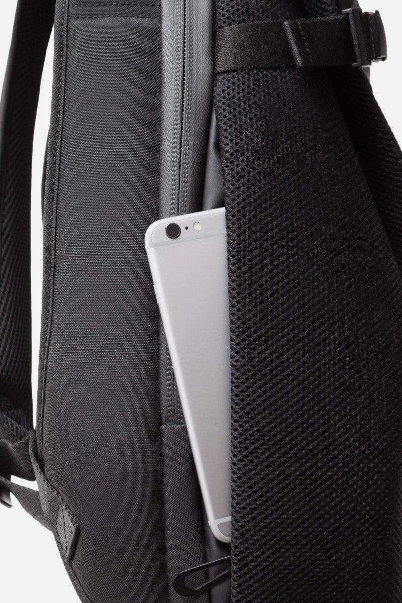 Isar M Obsidian Schwarz