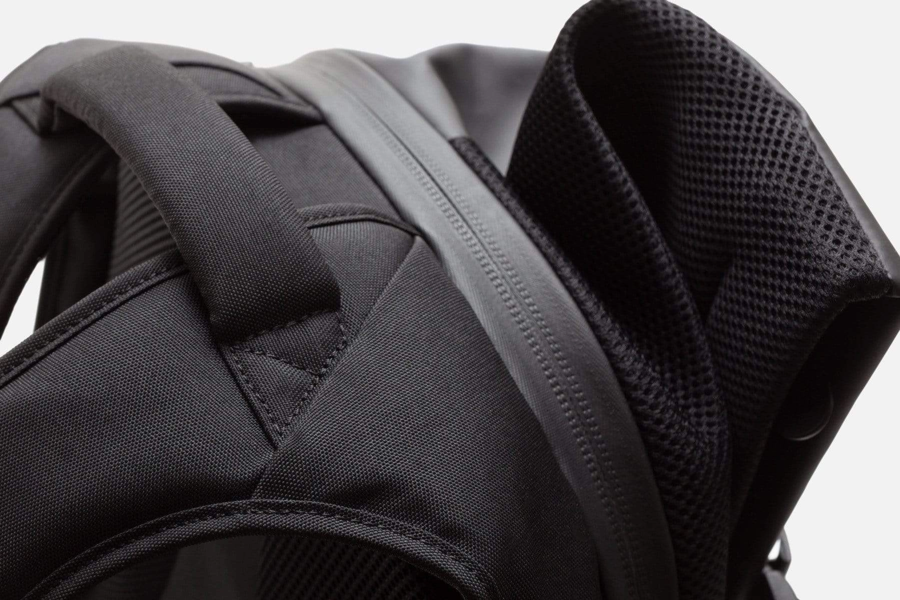 Isar M Obsidian Schwarz