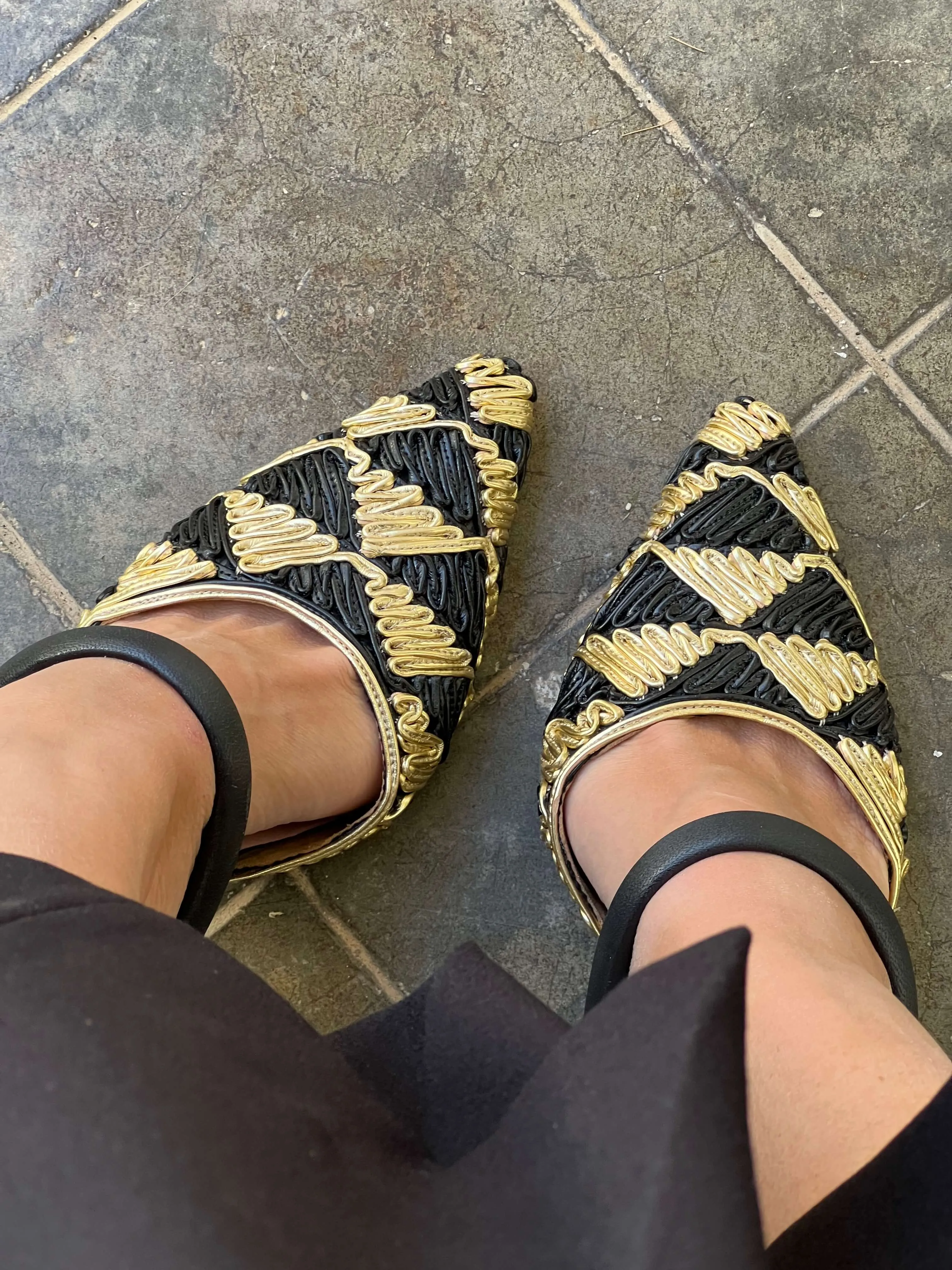 Lady Grace Vegane Pumps mit Absatz | Gold