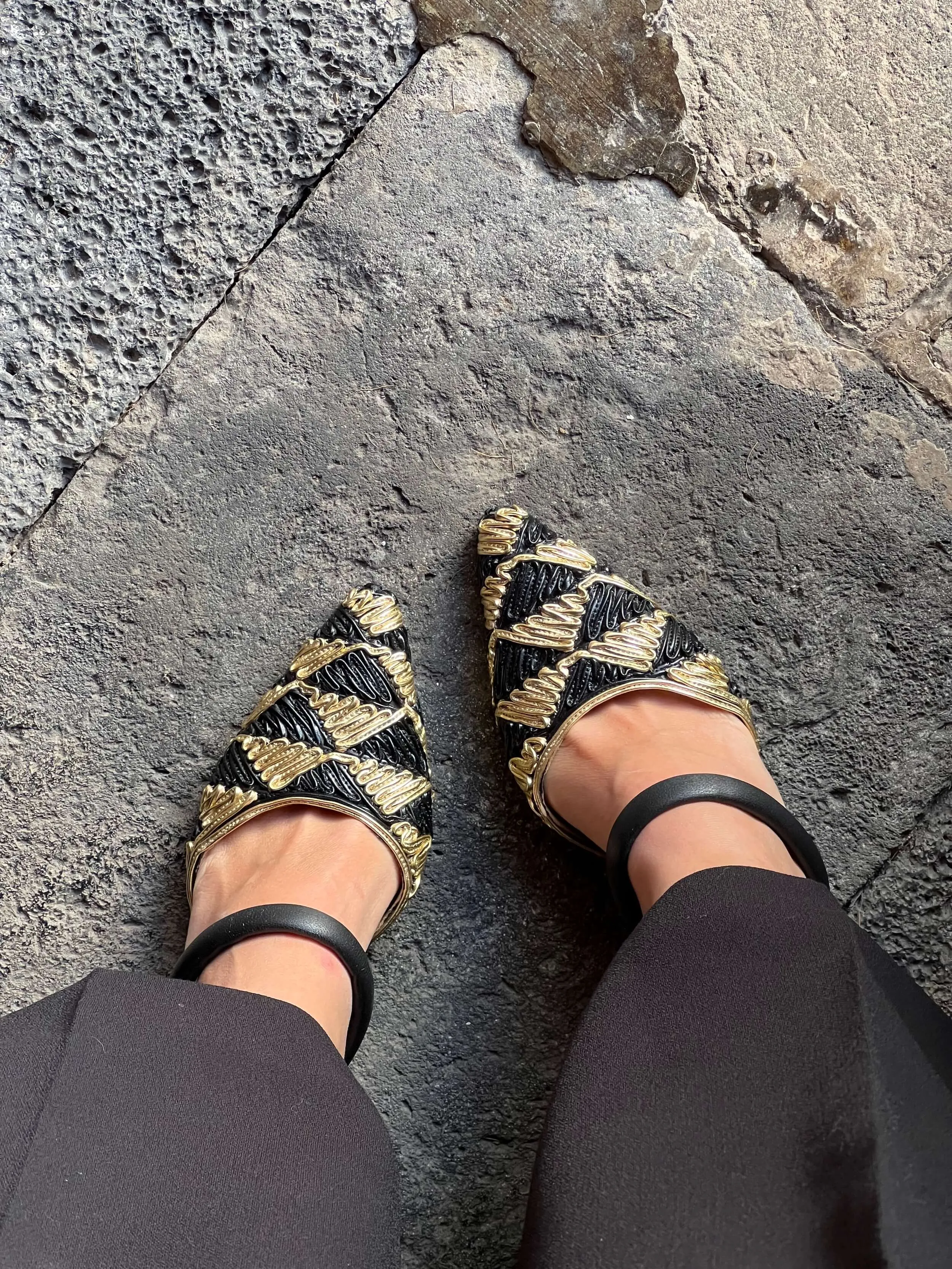 Lady Grace Vegane Pumps mit Absatz | Gold