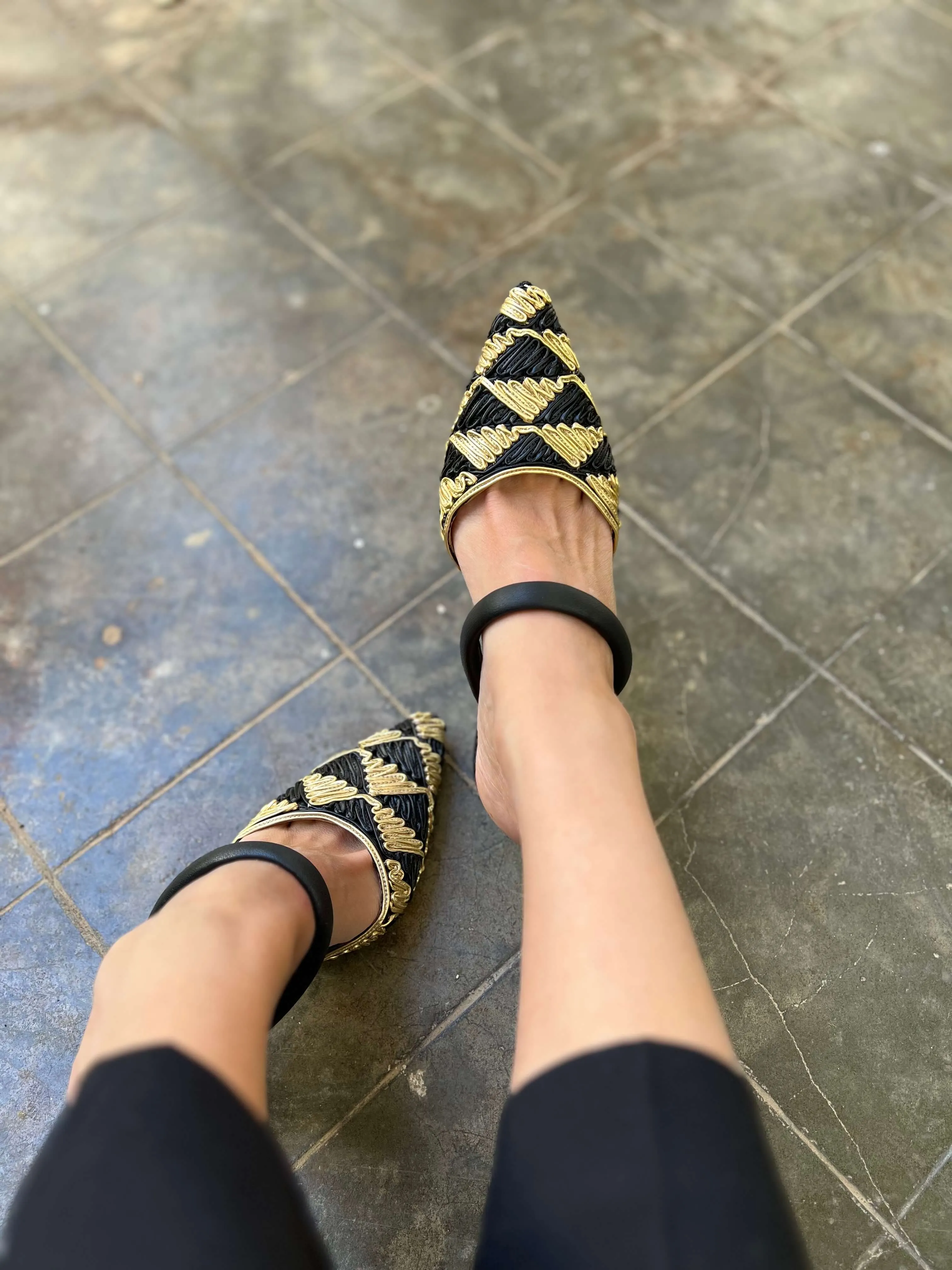 Lady Grace Vegane Pumps mit Absatz | Gold