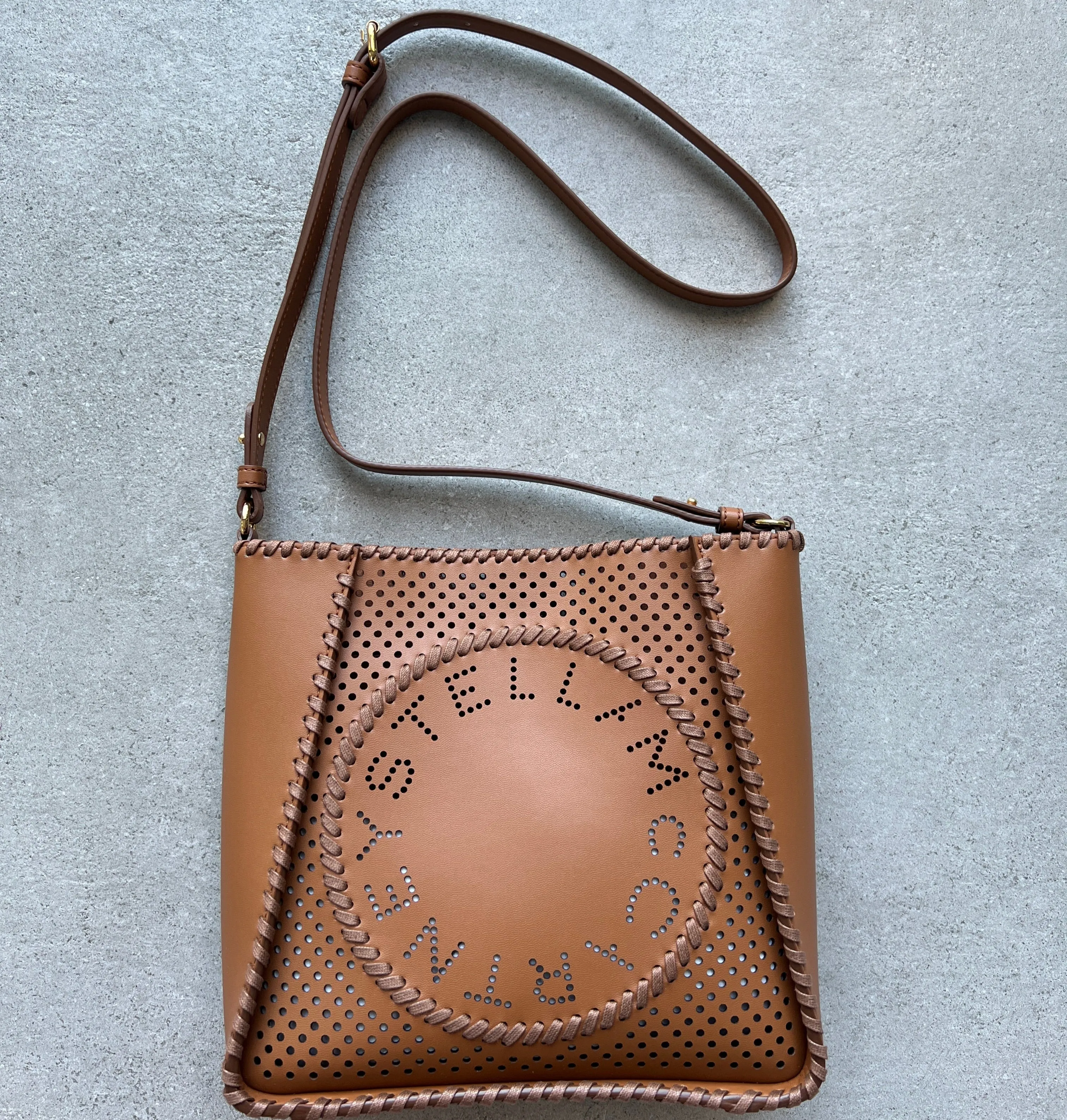 Logo Hobo Perforiert, Leder Taschen_Stella Mccartney_Taschen
