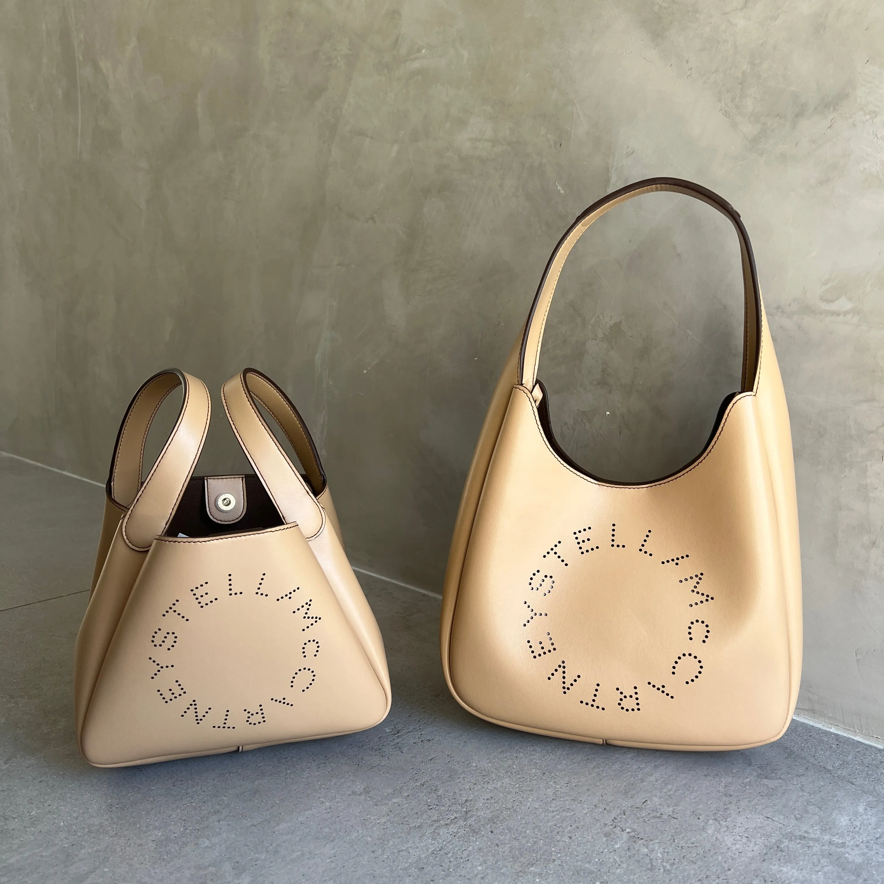 Logo Hobo Klein, Rehbraune Taschen_Stella Mccartney_Taschen