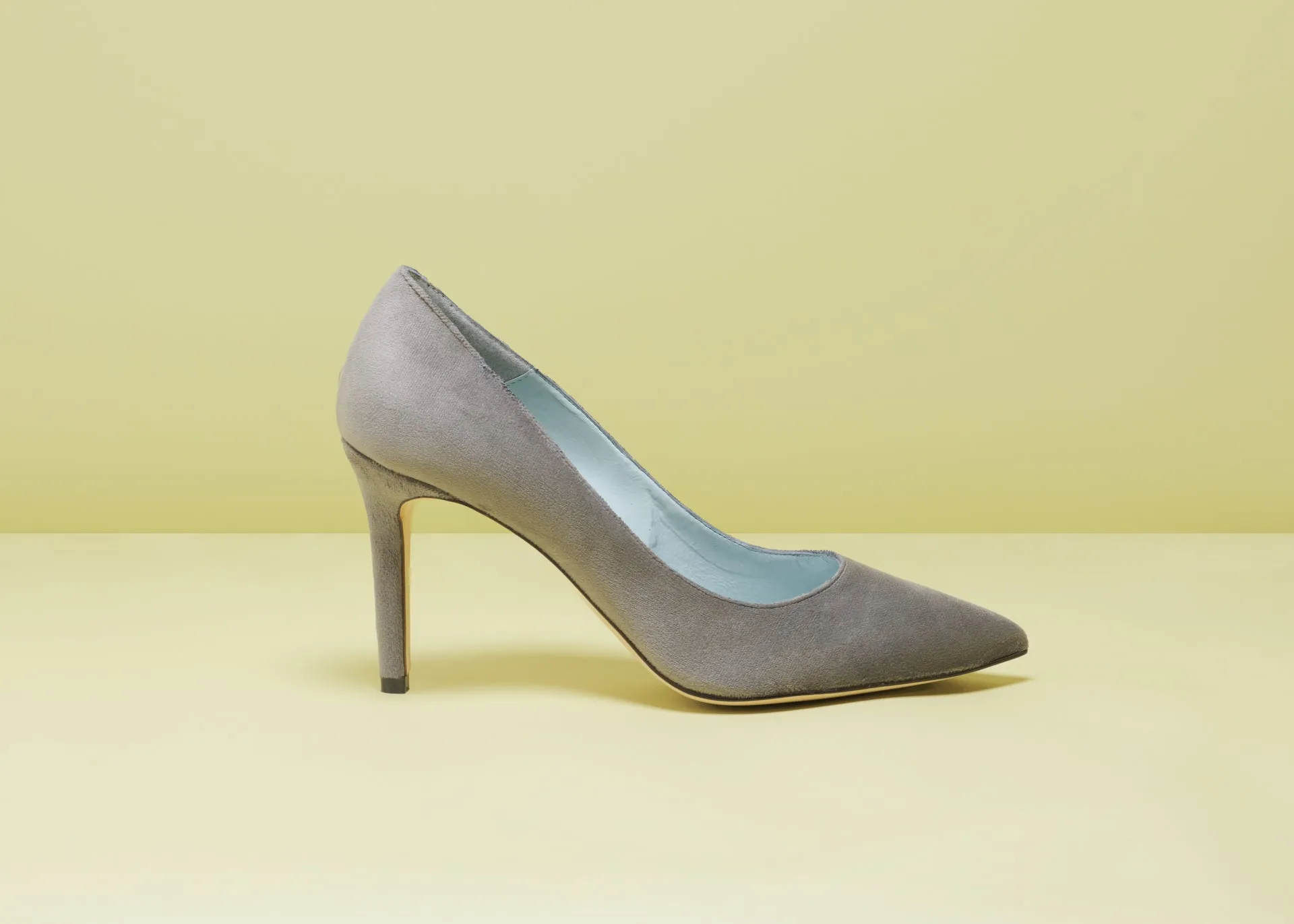 Mara Velvet Vegan Pumps mit spitzer Zehe und hohem Absatz | Grau