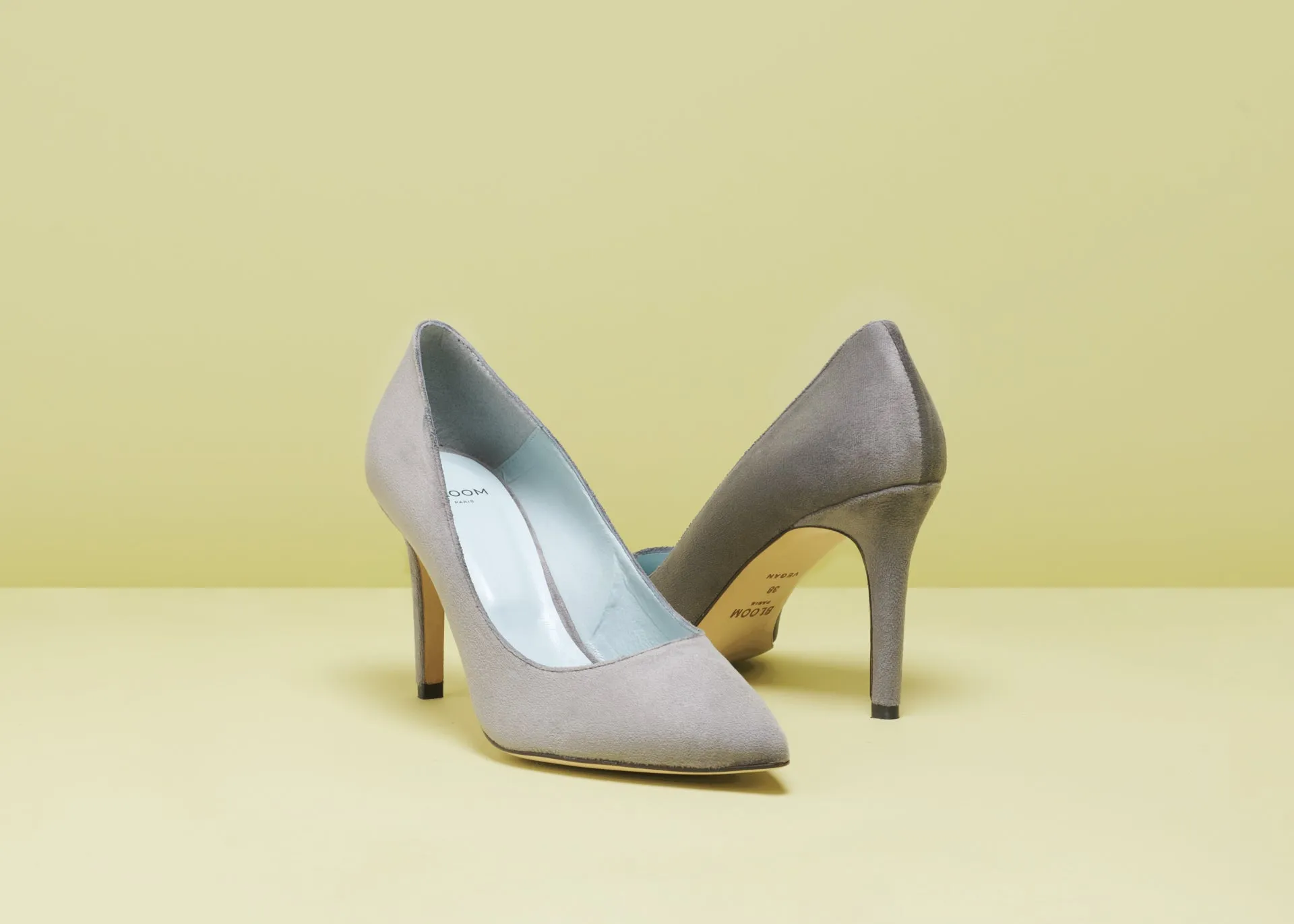 Mara Velvet Vegan Pumps mit spitzer Zehe und hohem Absatz | Grau