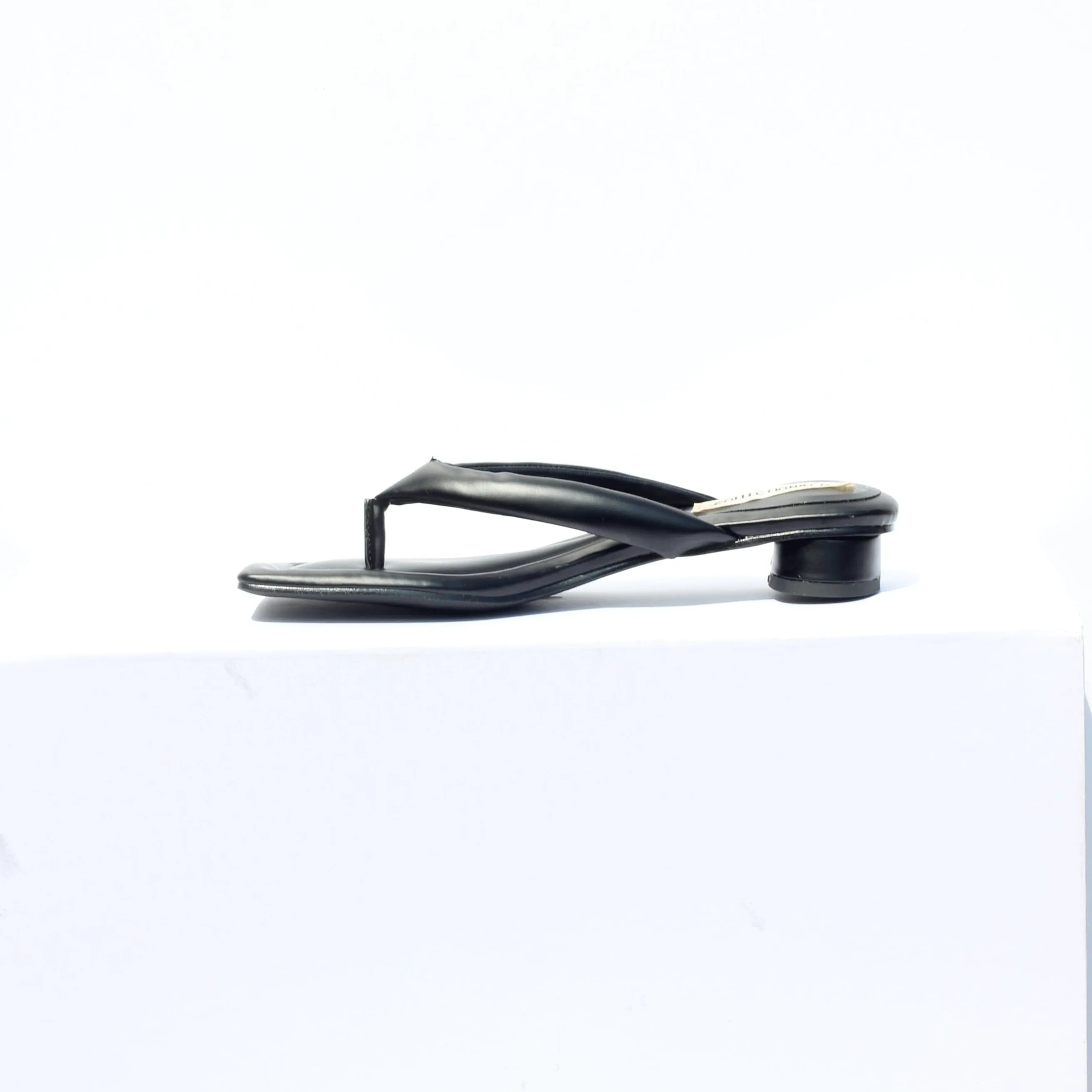 Olivia Vegan-Leder-Spitzenlosen-Mules | Schwarz