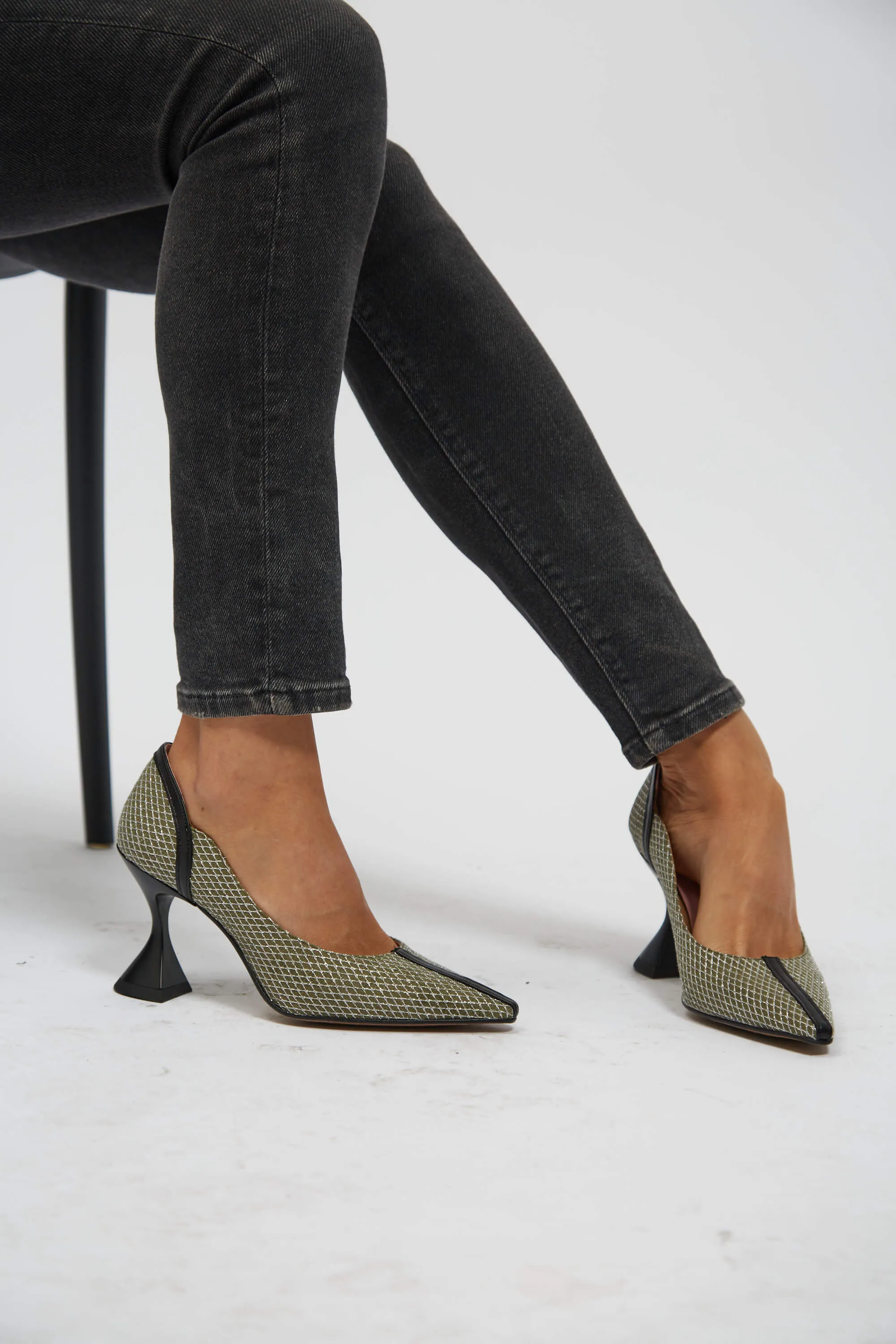 Ottilie Vegan Pumps mit Absatz | Grün & Silber