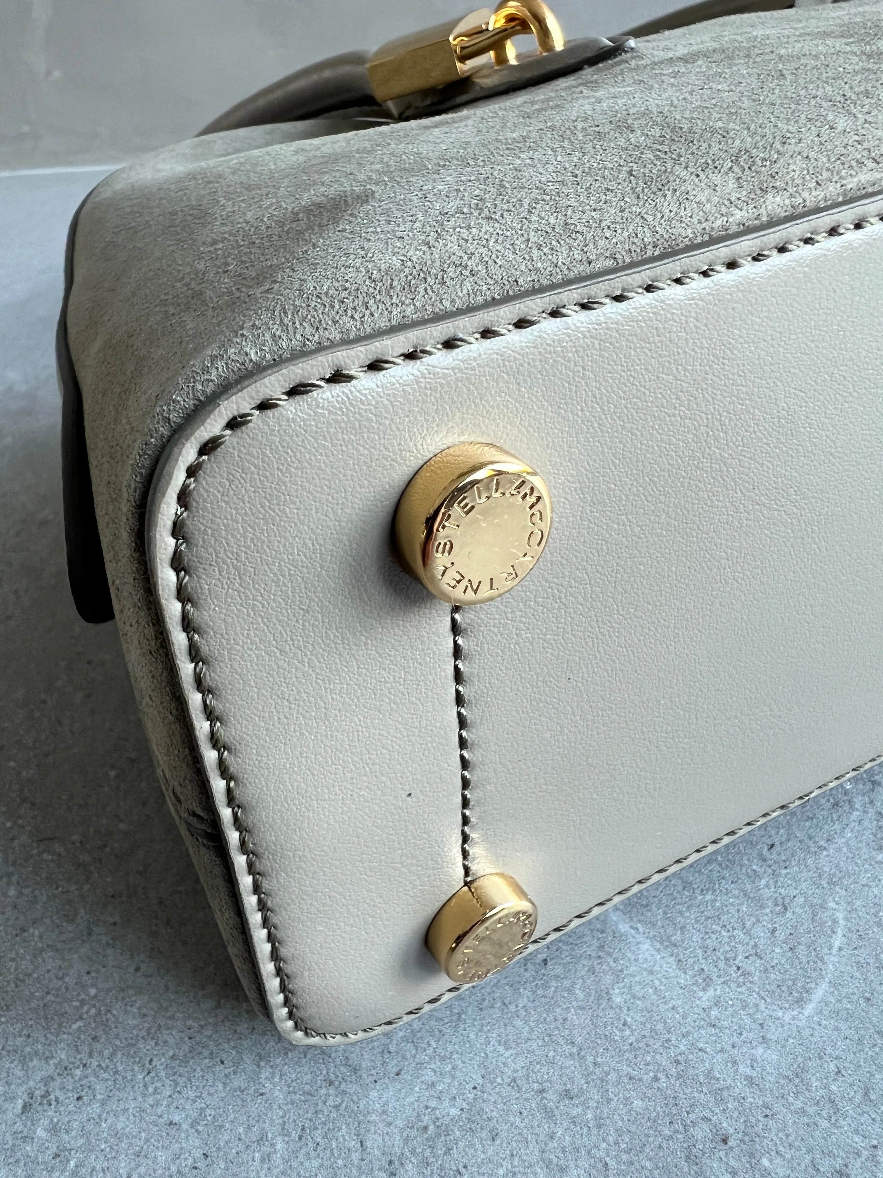 Ryder Schultertasche, Wildleder, Khaki Taschen_Stella Mccartney_Taschen