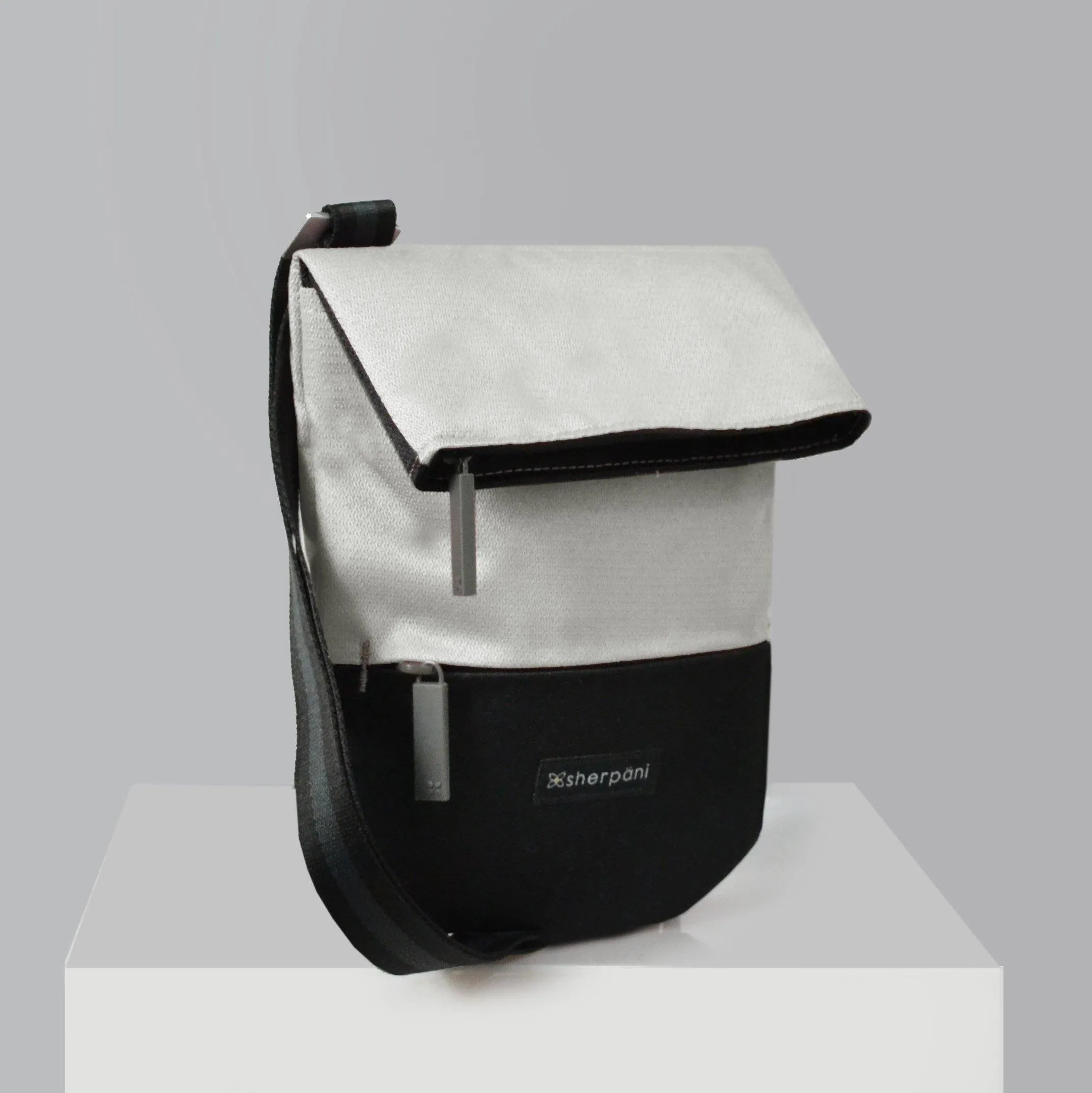 Sherpani Pica, Recycelte Nylon Umhängetasche, Mini-Umhängetasche, Schultertasche, Modische Handtasche für Damen, RFID-Schutztaschen Sherpani