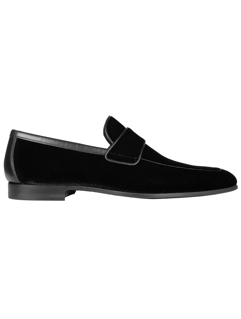 Schlüpfen Sie auf schwarze Anzugschuhe
