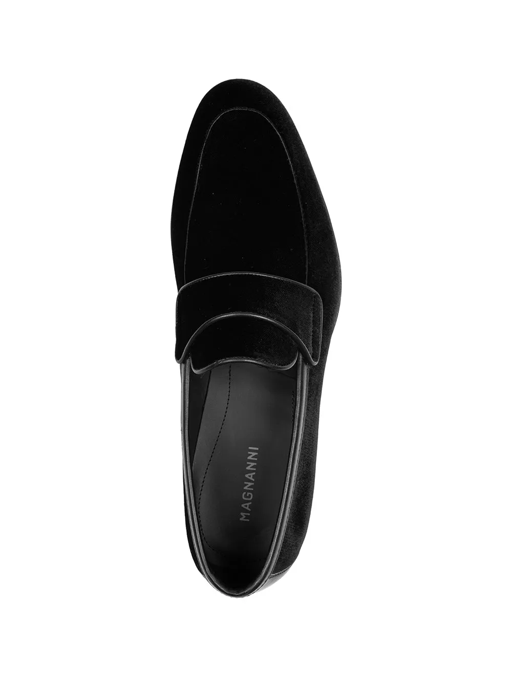 Schlüpfen Sie auf schwarze Anzugschuhe
