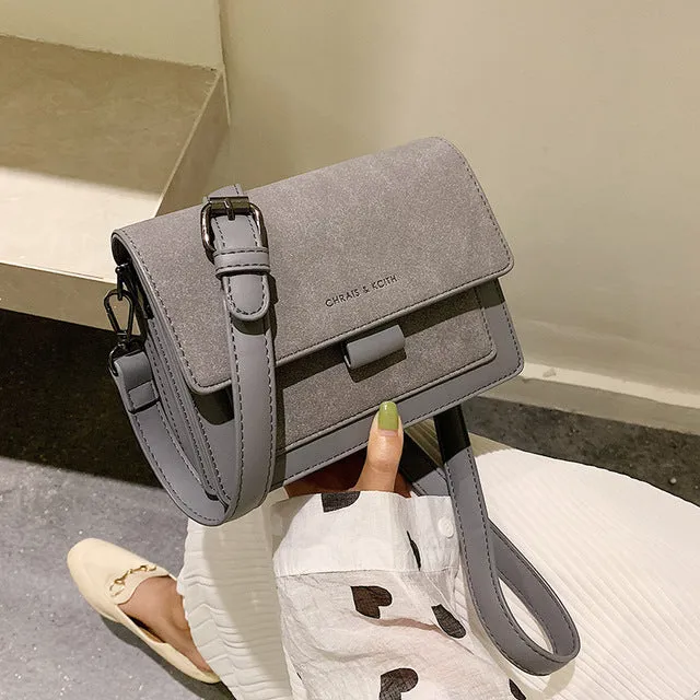 Kleine Tasche Damen 2019 neue koreanische Version kleine quadratische Tasche breiter Schulterriemen Mode Joker Schulter Messenger Tasche Fashion Nova Taschen