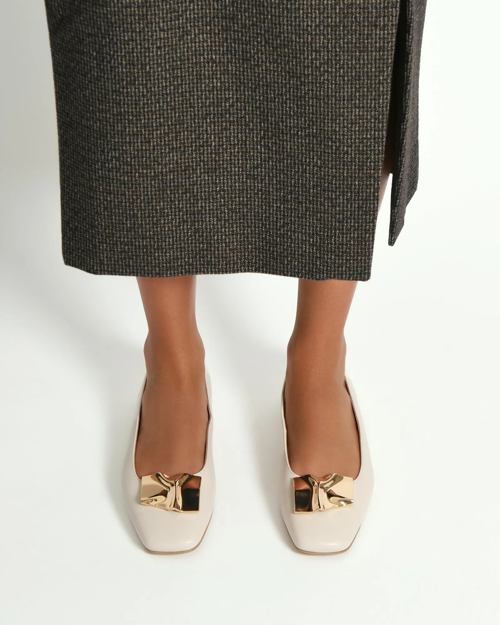 SONNY DRESS FLATS IN OFF-WHITE LEDER