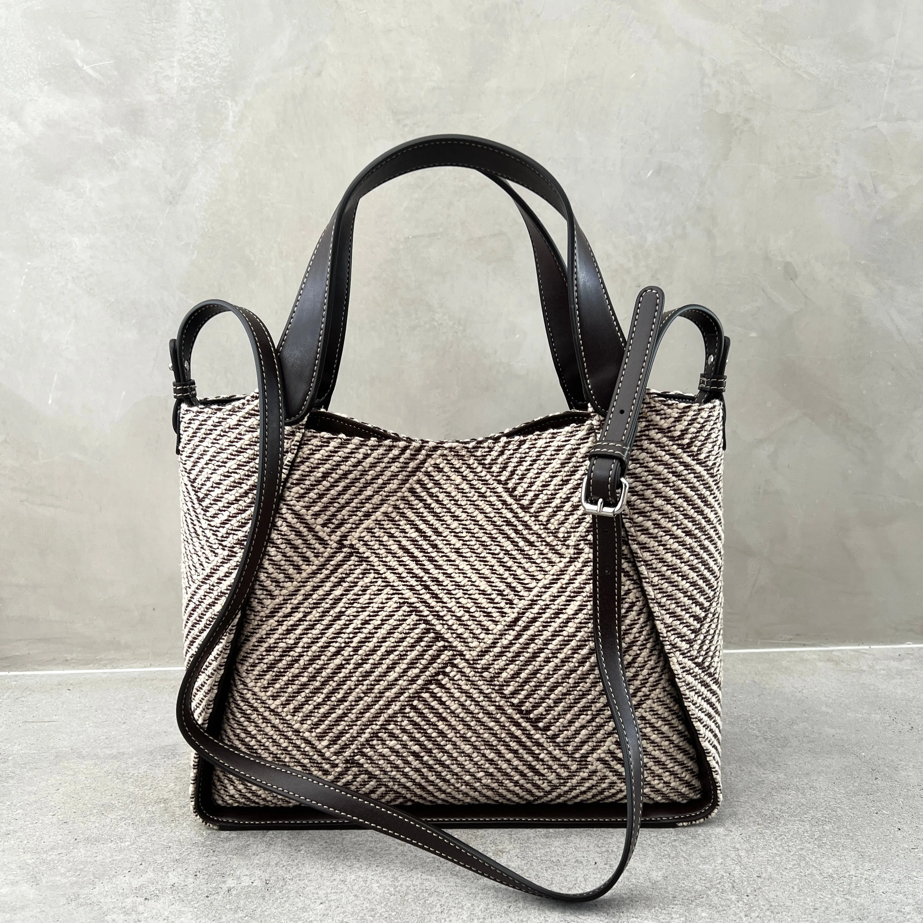 Stella Logo Tragetasche C/B Bestickter Jacquard, Schoko/Creme Taschen_Stella Mccartney_Taschen