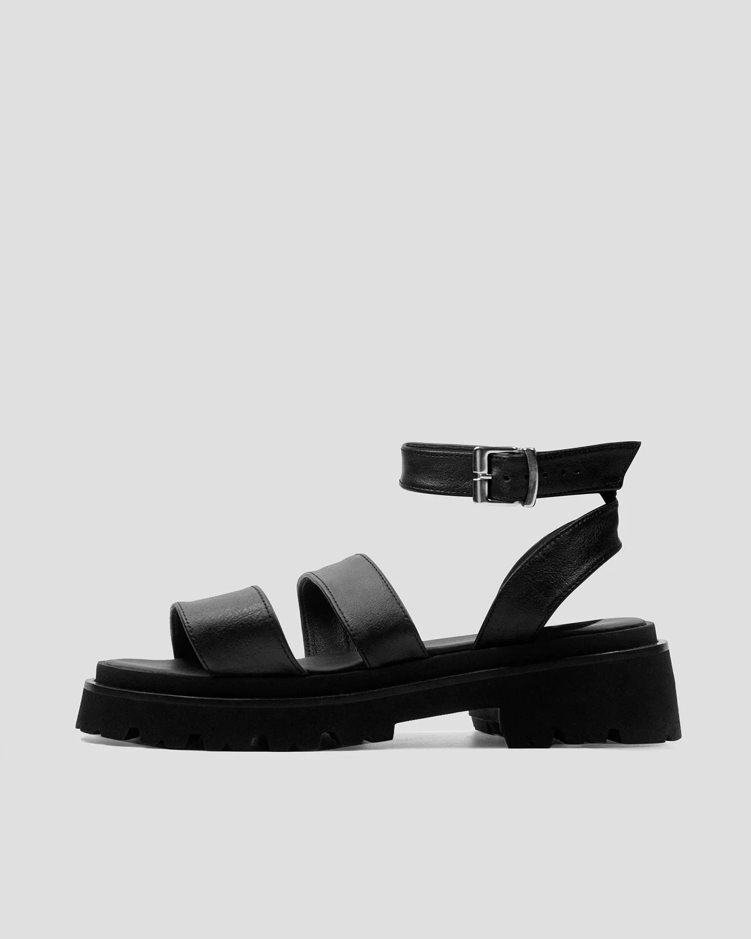 Riemchen-Desserto® Kaktusleder-Sandalen | Schwarz