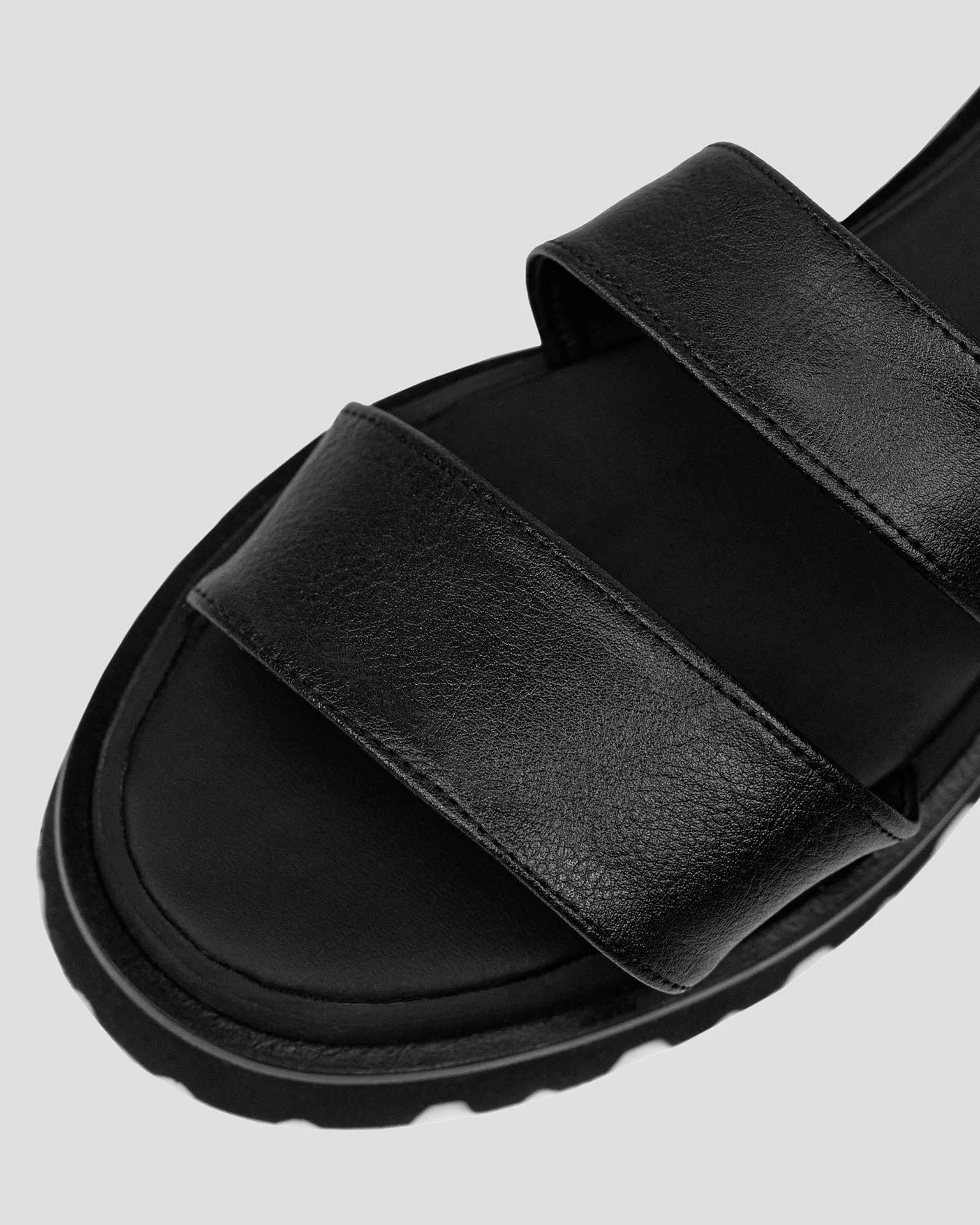 Riemchen-Desserto® Kaktusleder-Sandalen | Schwarz