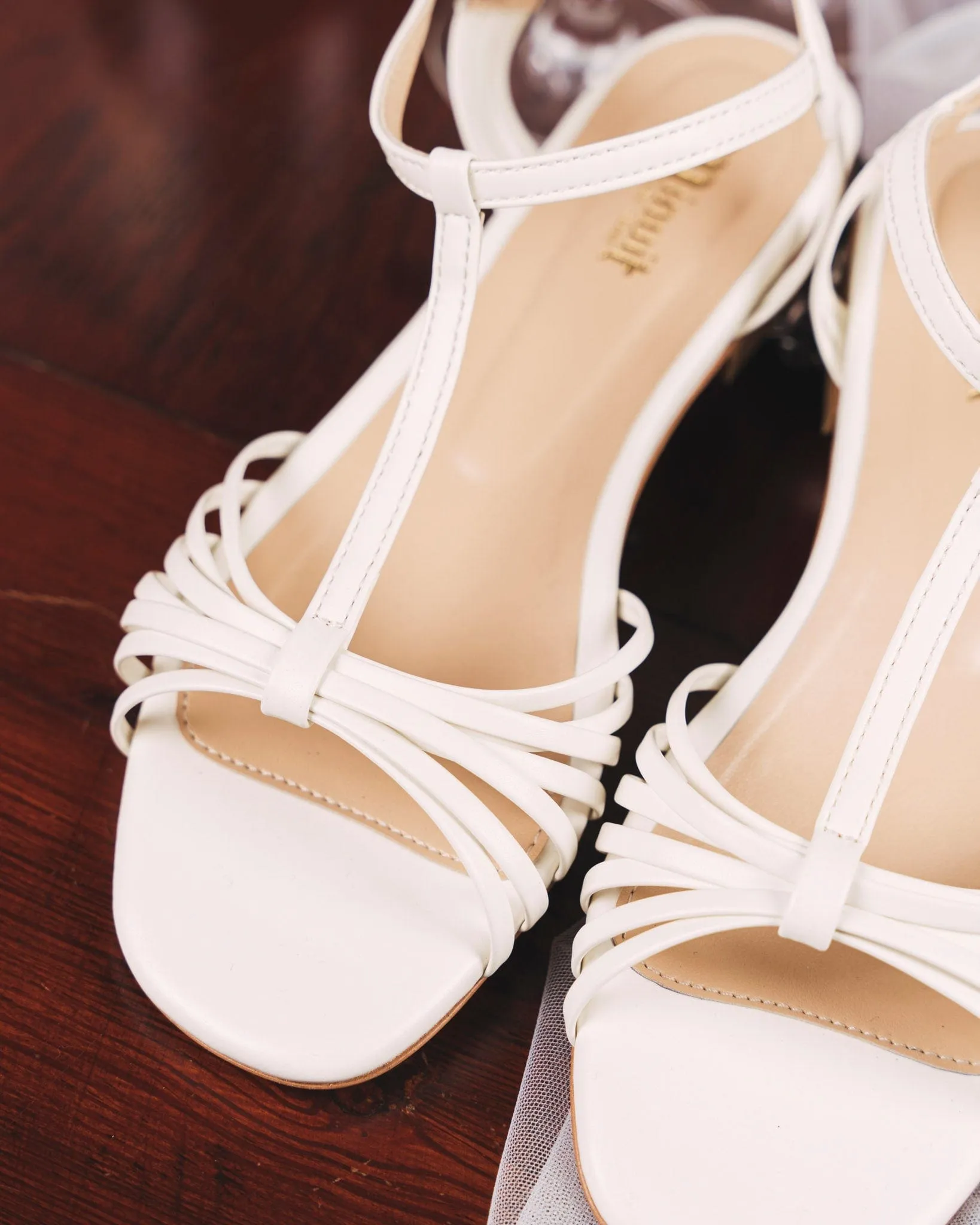Topaz Vegane Absatzsandalen | Ecru