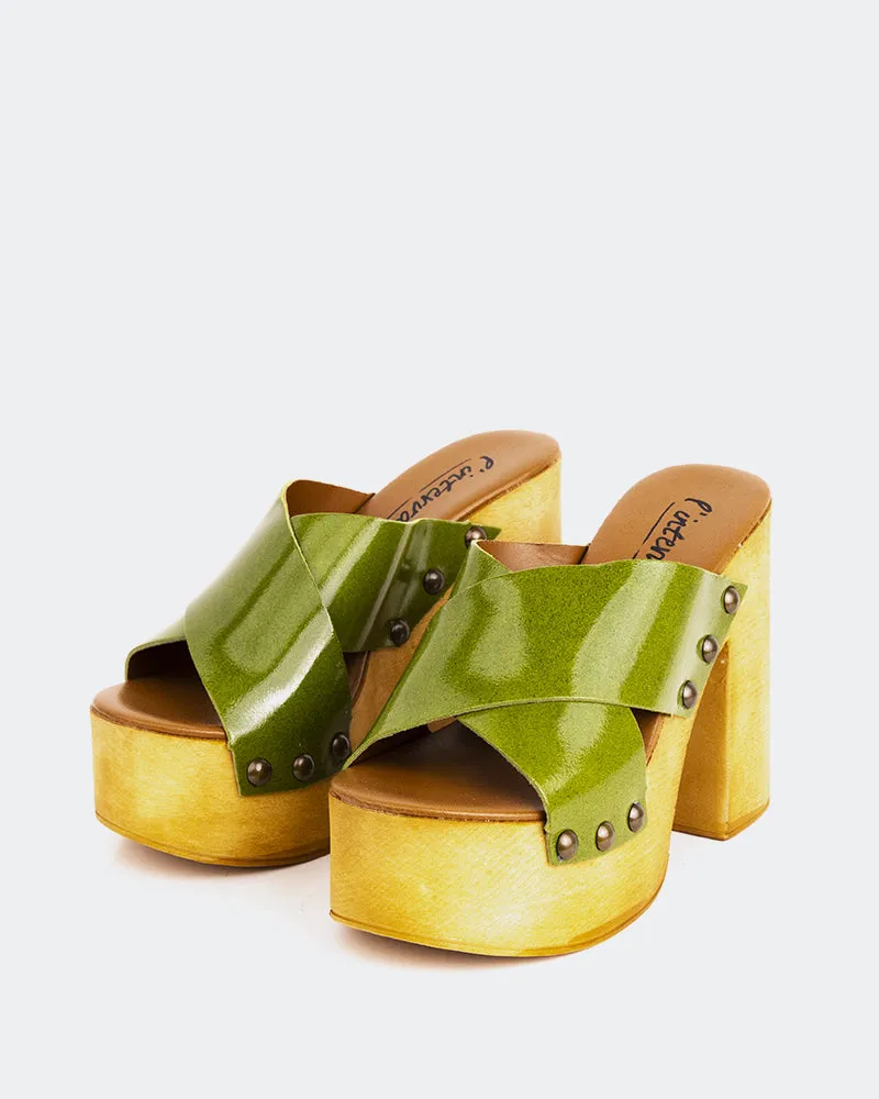 Gedrehtes grünes Leder