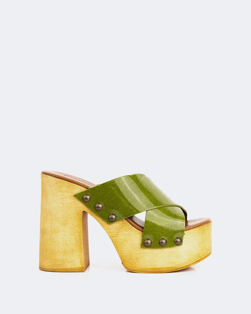 Gedrehtes grünes Leder