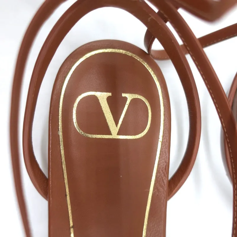 Valentino Roman Stud Flache Sandalen mit Knöchelriemen Braun Leder Größe 37