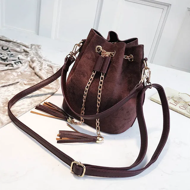 VIP Mini Umhängetasche Niedlicher Wildleder-Eimerbeutel Organizer Kleine Quaste PU-Leder Damen Schulter Messenger Tasche Bolsos Fashion Nova Taschen