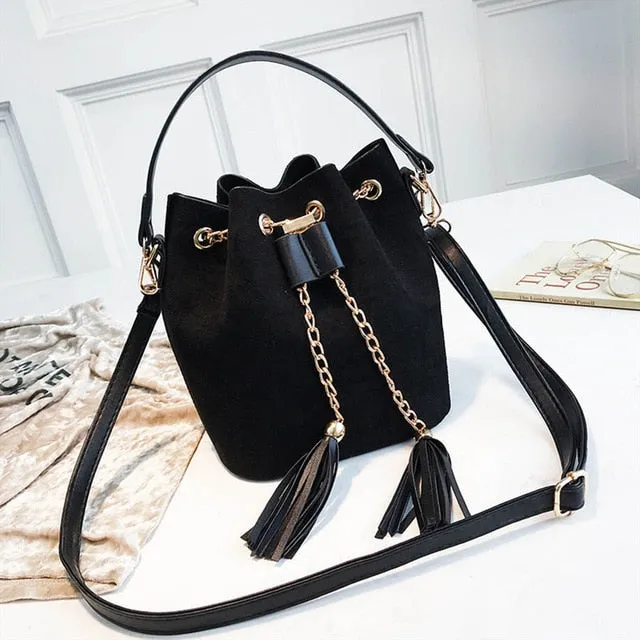 VIP Mini Umhängetasche Niedlicher Wildleder-Eimerbeutel Organizer Kleine Quaste PU-Leder Damen Schulter Messenger Tasche Bolsos Fashion Nova Taschen