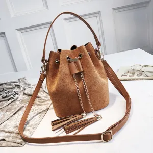 VIP Mini Umhängetasche Niedlicher Wildleder-Eimerbeutel Organizer Kleine Quaste PU-Leder Damen Schulter Messenger Tasche Bolsos Fashion Nova Taschen
